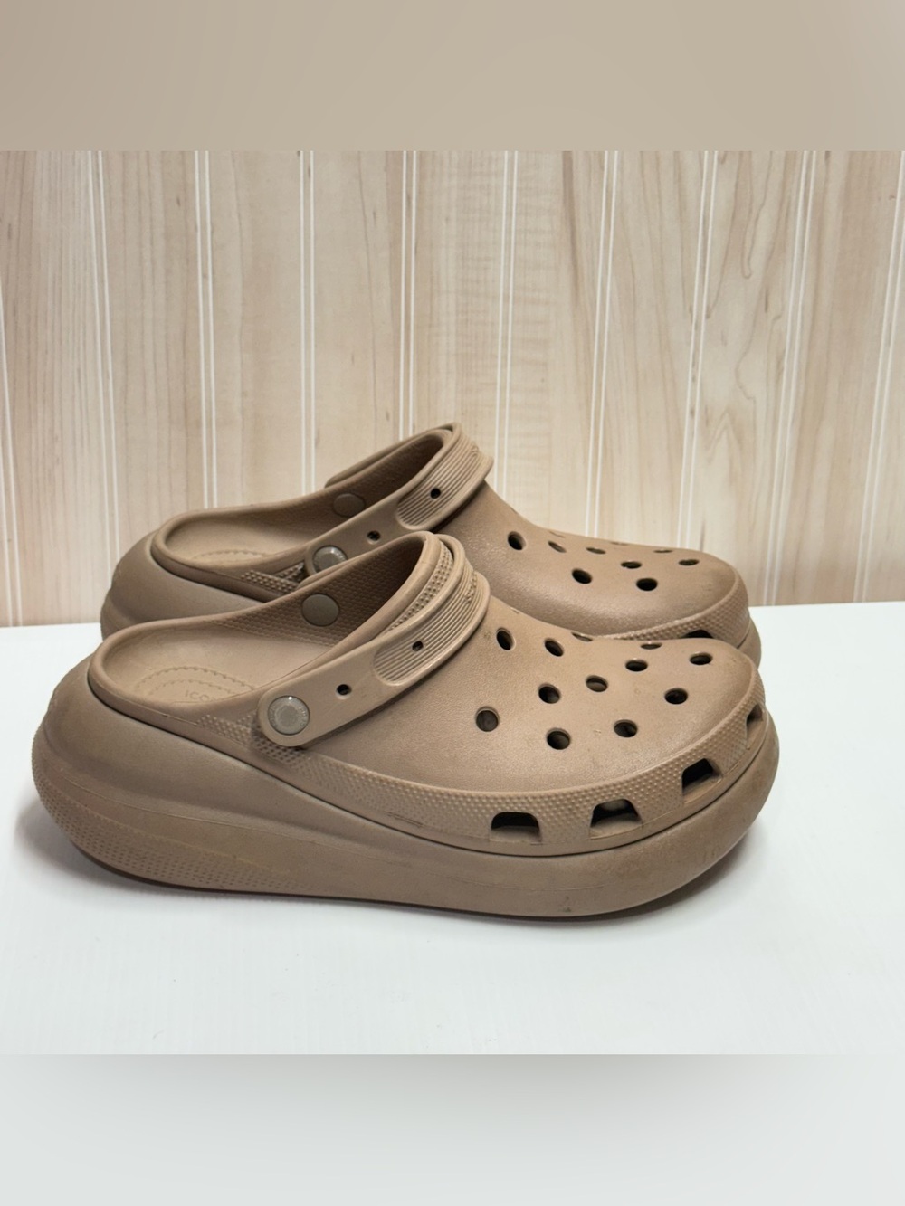 CROCS Classic Clog Platform in Taupe